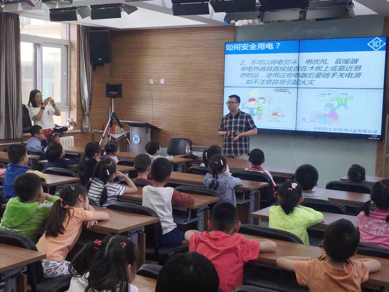 1085048003.jpg 1085048003.jpg