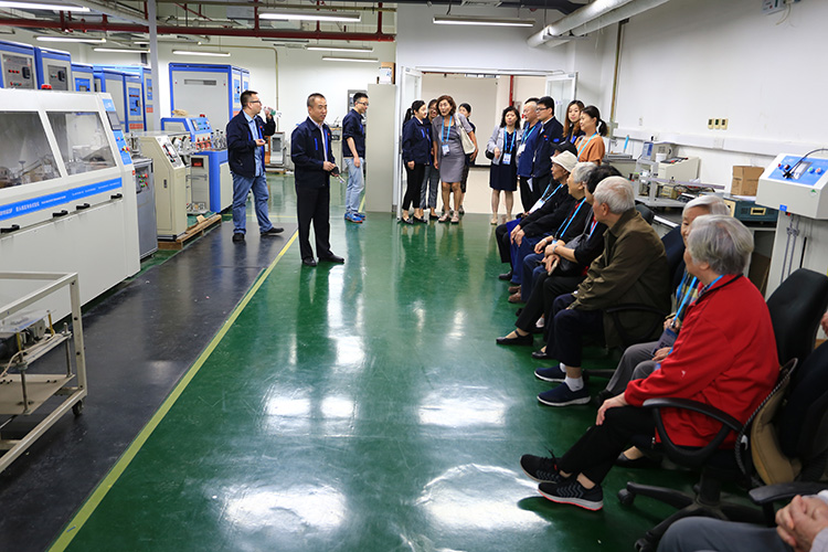 參觀3.JPG 參觀3.JPG