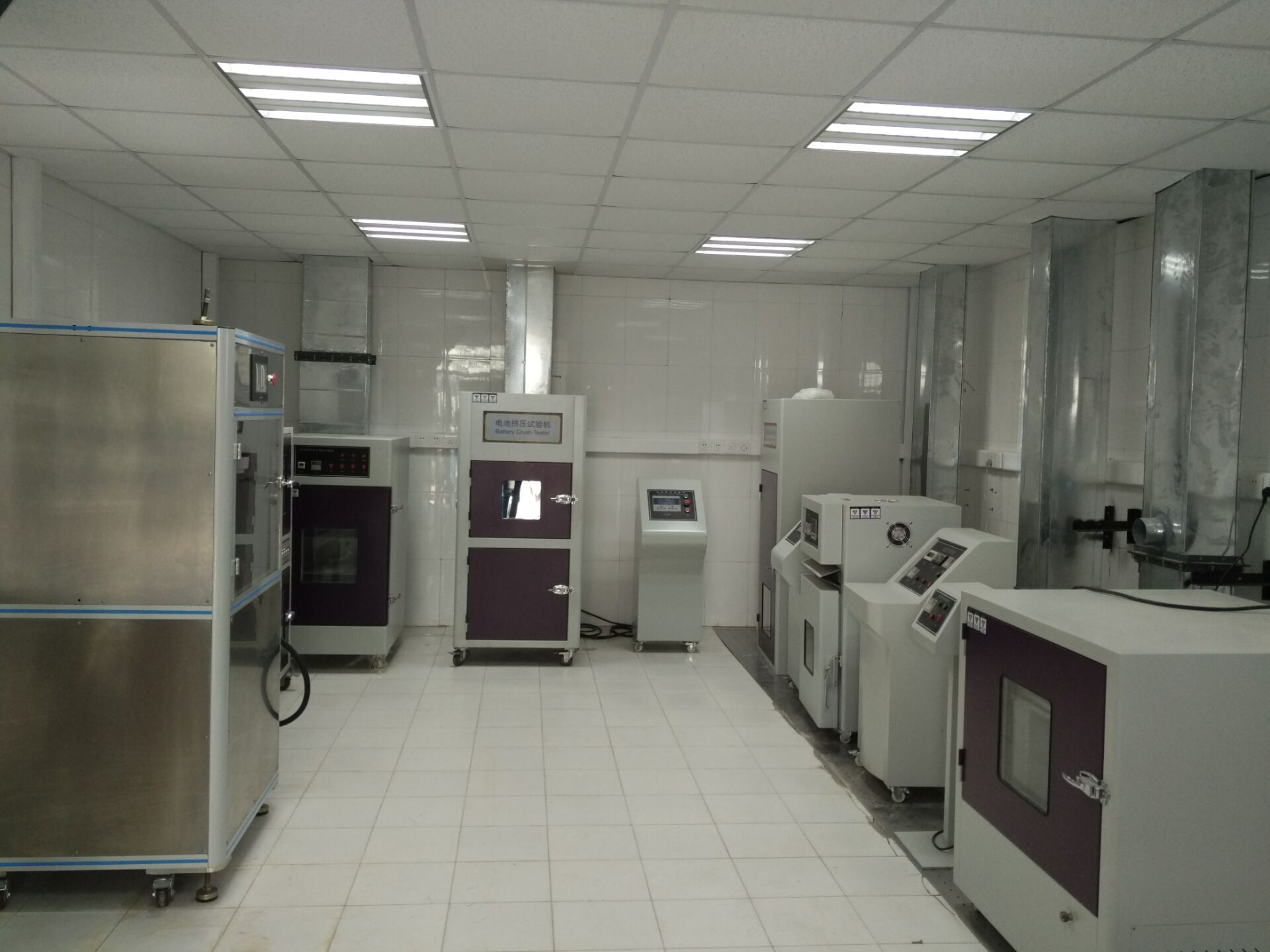 電子產(chǎn)品電池檢測(cè)試驗(yàn)室.jpg 電子產(chǎn)品電池檢測(cè)試驗(yàn)室.jpg